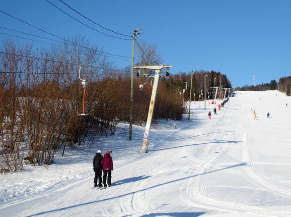 Åslia skitrekket - Schlepplift mit T-Bügel/Anker Åslia skitrekket - Schlepplift mit T-Bügel/Anker