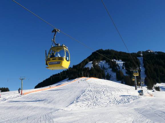 Vogelhornbahn (Neunerköpfle) - 8er Gondelbahn (Ein-Seil-Umlaufbahn) Vogelhornbahn (Neunerköpfle) - 8er Gondelbahn (Ein-Seil-Umlaufbahn)